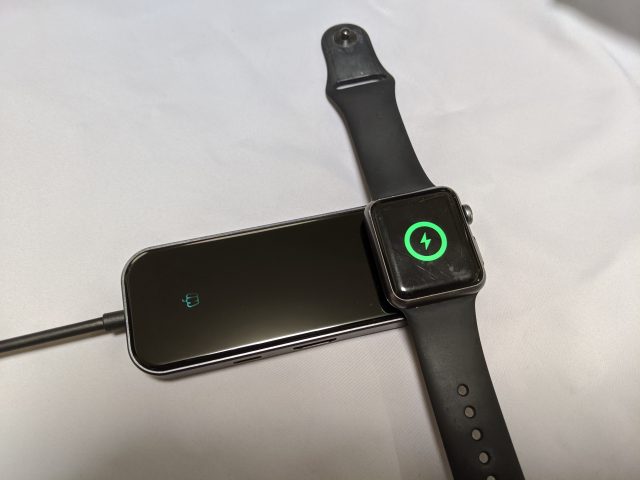 Apple Watchを充電できるマルチドック